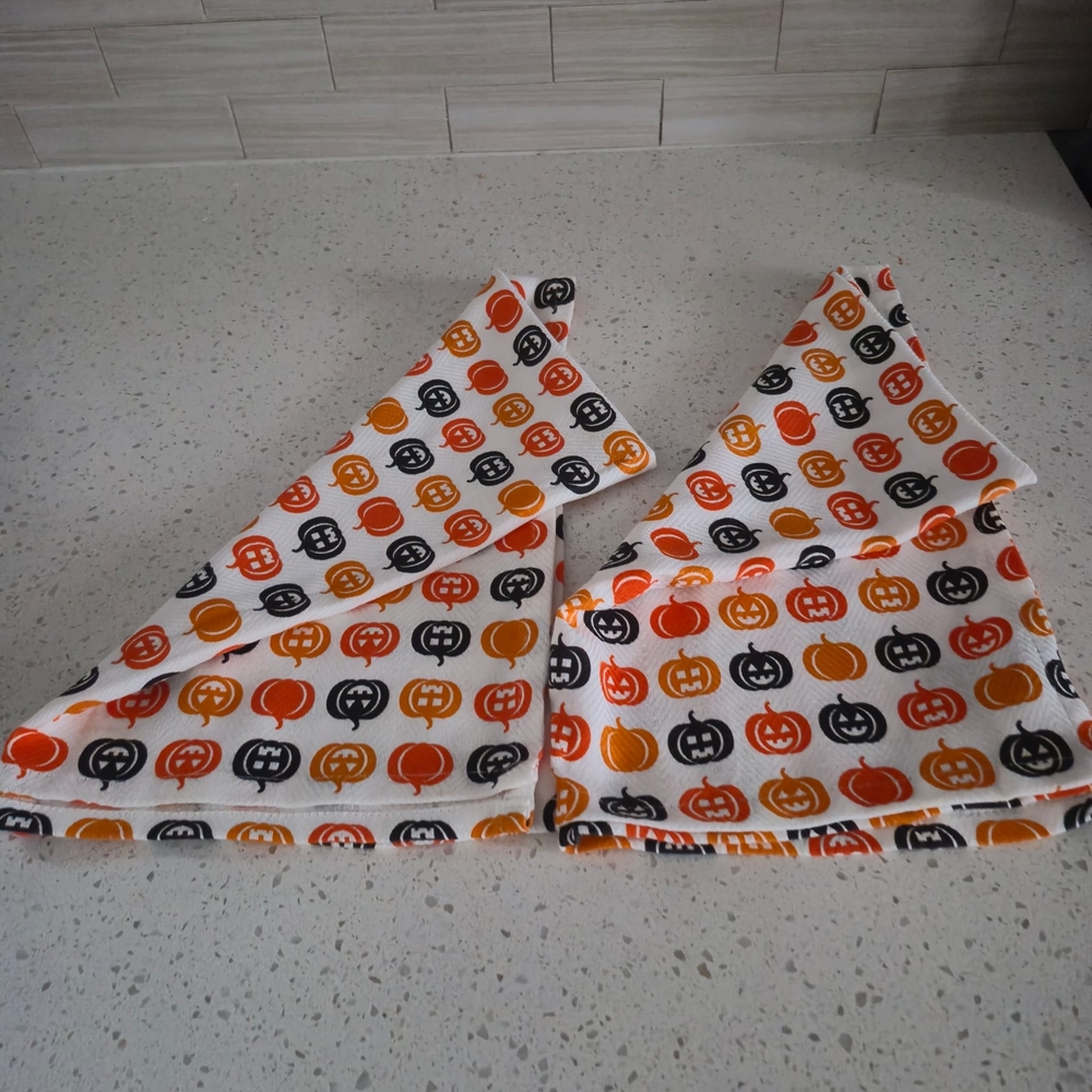 NWOT Halloween Pumpkin Print Napkins, Brown and Orange